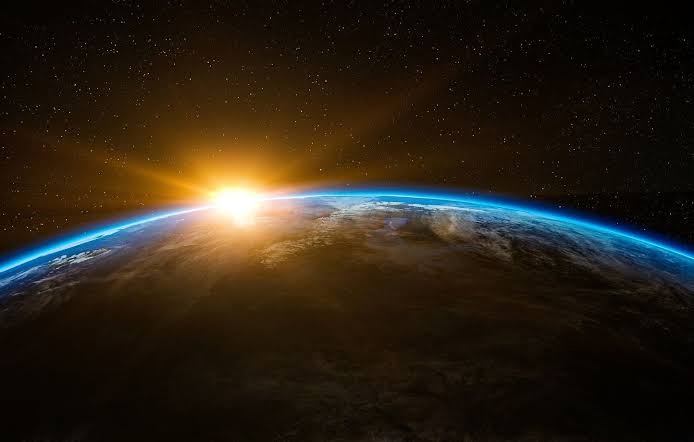 Terre lumineuse